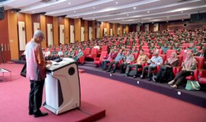 Mantan Perdana Menteri Malaysia Ismail Sabri Yaakob memberi kuliah umum di Universitas Pertahana