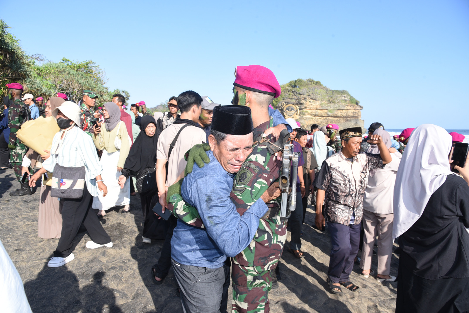 7D0CADFE-31B0-4F4D-B4D1-30380D725199