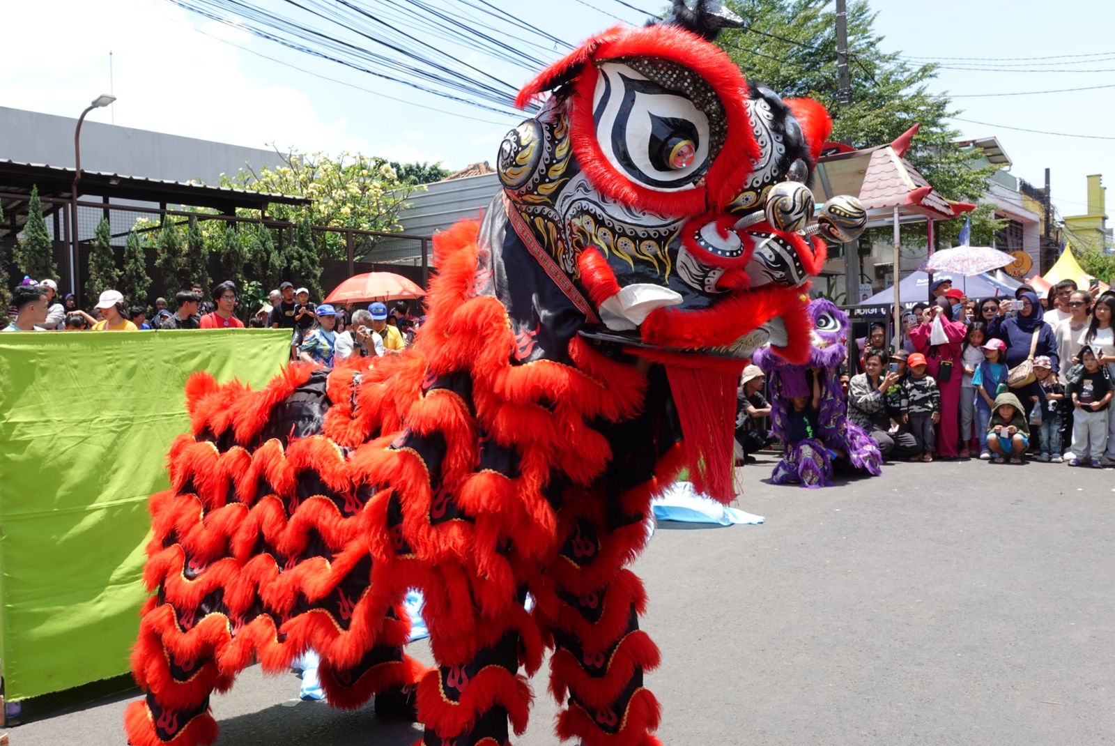 17282159995-festival-urang-sunda-hingga-barongsai-meriahkan-cibadak-fun-day