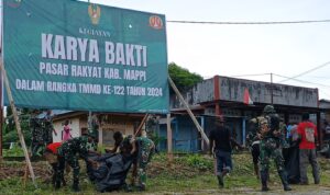 Satgas TMMD Ke-122 Kodim 1704/Mappi Bersama Warga Gelar Karya Bakti di Pasar Kepi
