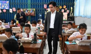 Tinjau-Pemberian-Makan-Siang-Bergizi-1200x480