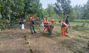 WhatsApp Image 2024-12-21 at 12.47.02 (1) Karya Bhakti Koramil 07/Cipayung Antisipasi Banjir,Pembersihan Waduk Setu