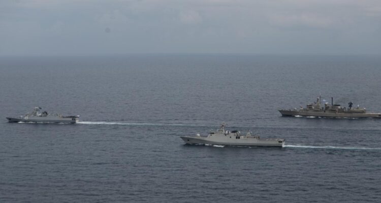 KRI Sultan Iskandar Muda-367 laksanakan advance manuevering exercise di Laut Mediterania