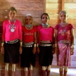 Perempuan suku Dayak Bidayuh di Kalimantan Barat yang masih menggunakan tradisi Bahtuk. Foto: dialoguejakarta.com/M. Adi Saputra. Perempuan suku Dayak Bidayuh di Kalimantan Barat yang masih menggunakan tradisi Bahtuk. Foto: dialoguejakarta.com/M. Adi Saputra.