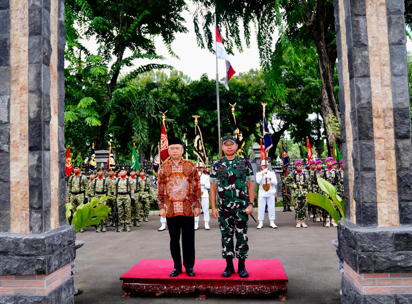 WhatsApp Image 2024-12-13 at 22.42.50 Panglima TNI Terima Audiensi Menteri Perhubungan RI di Mabes TNI
