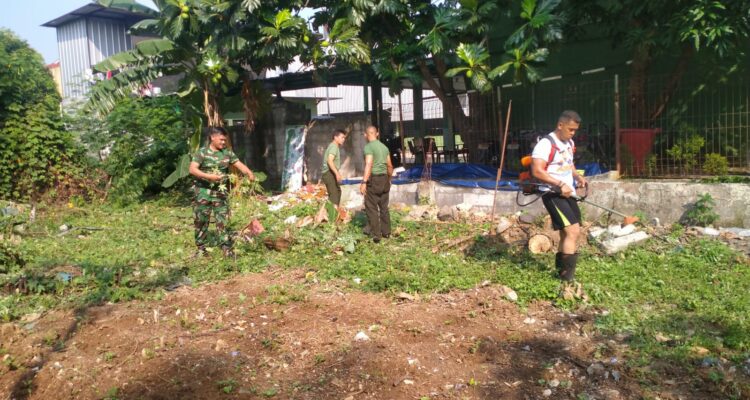 Koramil 04/Pulo Gadung Gelar Karya Bhakti, Bersihkan Lahan Kosong untuk Manfaat Produktif