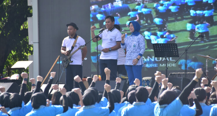 Dankormar Hadiri Olahraga Bersama dalam Rangka HUT Ke-62 Korps Wanita TNI Angkatan Laut