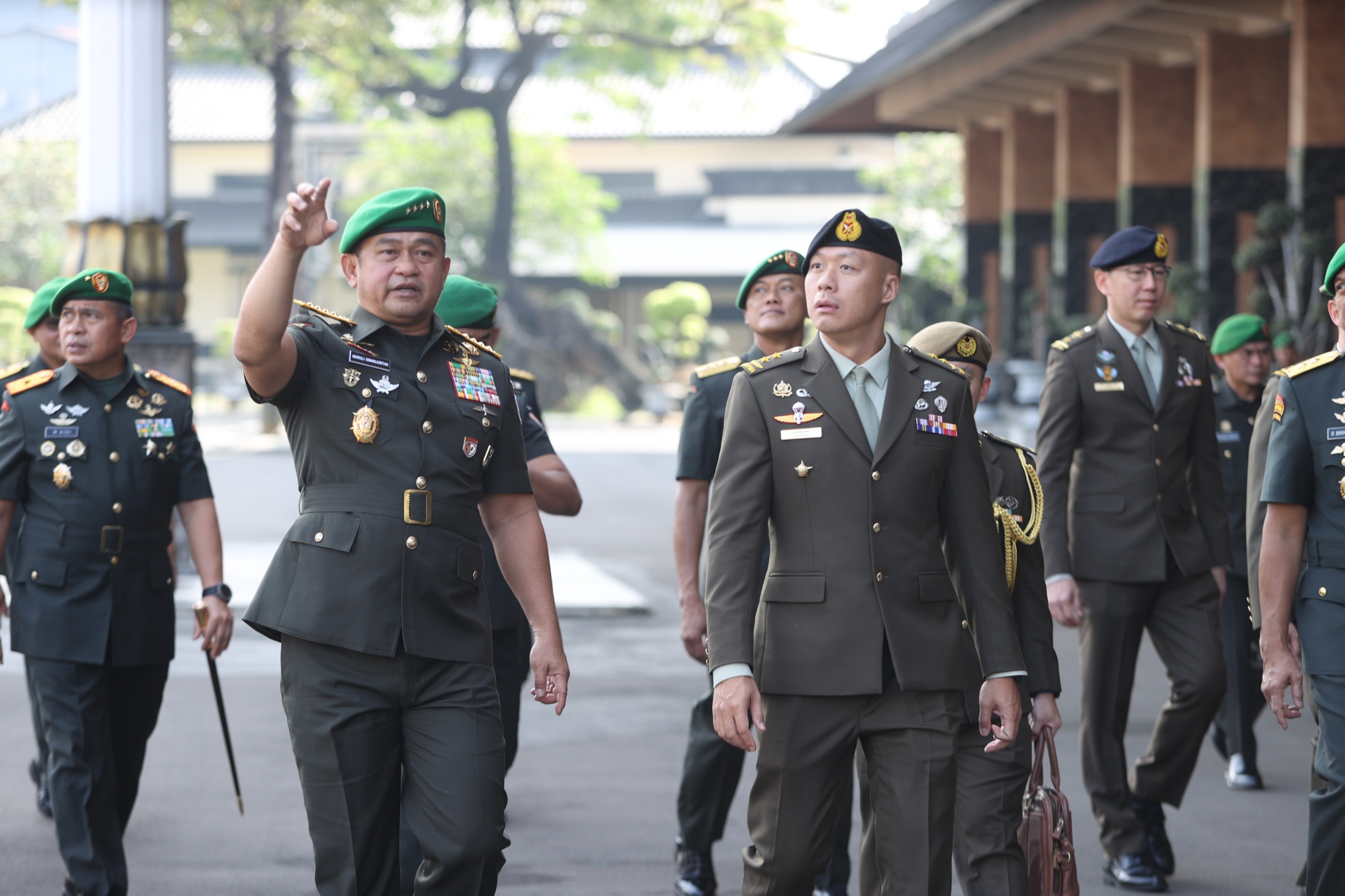 Panglima TNI AD dan Singapura Bahas Kerja Sama Pertahanan