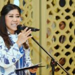 Menteri Komunikasi dan Digital RI, Meutya Hafid ketika menyampaikan sambutan, pada penyerahan penghargaan kepada Kota/Kabupaten yang berhasil melaksanakan program Smart City, Selasa (26/8/2025), di Yogyakarta. Foto: dialoguejakarta.com/Wien/Ist