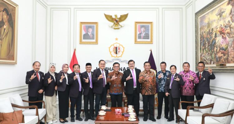 Gubernur Lemhannas, TB Ace Hasan Syadzily, menerima audiensi Tim Presidium Perwakilan DPD dan DPA Ikatan Keluarga Alumni Lemhannas (IKAL) di Jakarta, Jumat (23/1/2026). Foto: dialoguejakarta.com/Ist