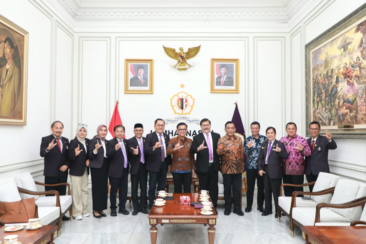 Gubernur Lemhannas, TB Ace Hasan Syadzily, menerima audiensi Tim Presidium Perwakilan DPD dan DPA Ikatan Keluarga Alumni Lemhannas (IKAL) di Jakarta, Jumat (23/1/2026). Foto: dialoguejakarta.com/Ist